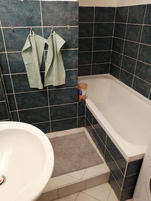 פראג 2 Bedrooms Close Vysehrad - Congress Centrum מראה חיצוני תמונה