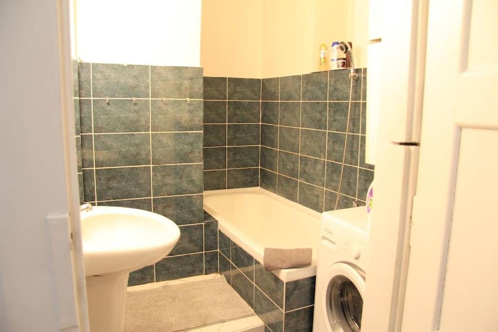 פראג 2 Bedrooms Close Vysehrad - Congress Centrum מראה חיצוני תמונה
